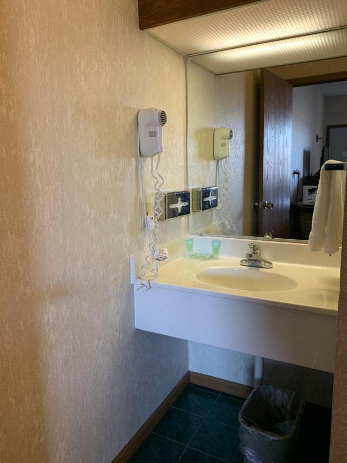 Economy Inn & Suites ハンニバル エクステリア 写真